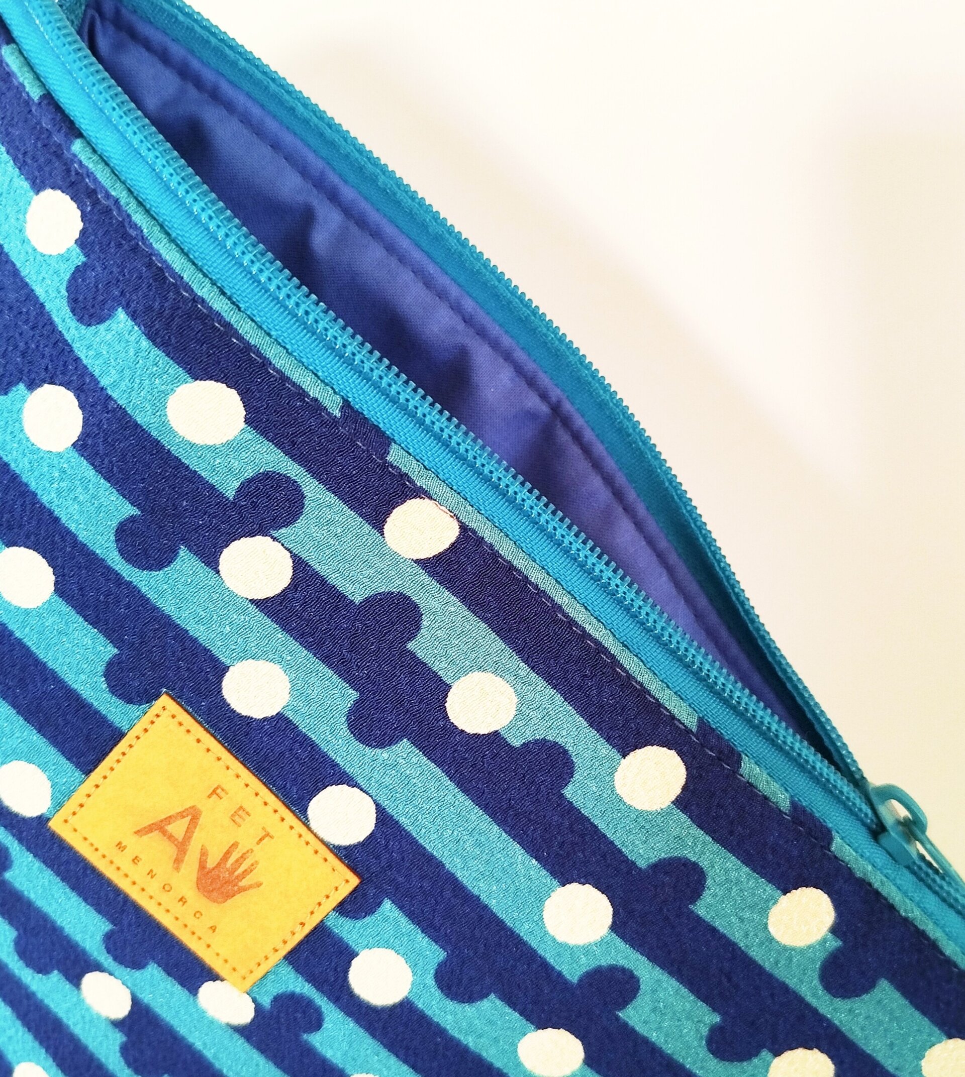 Neceser crepe topo azul - 2